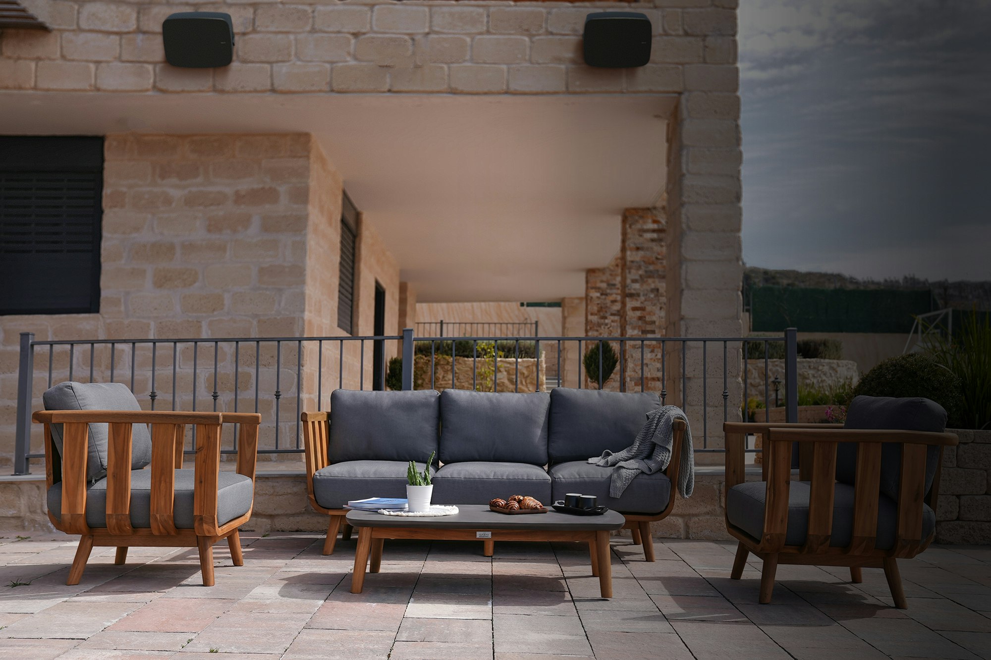 Klipsch RSM 800 in Home Patio Lounge Area overlay 2000x1333